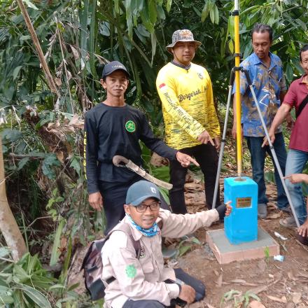 Pemasangan Pilar Batas Desa Mangkalawat